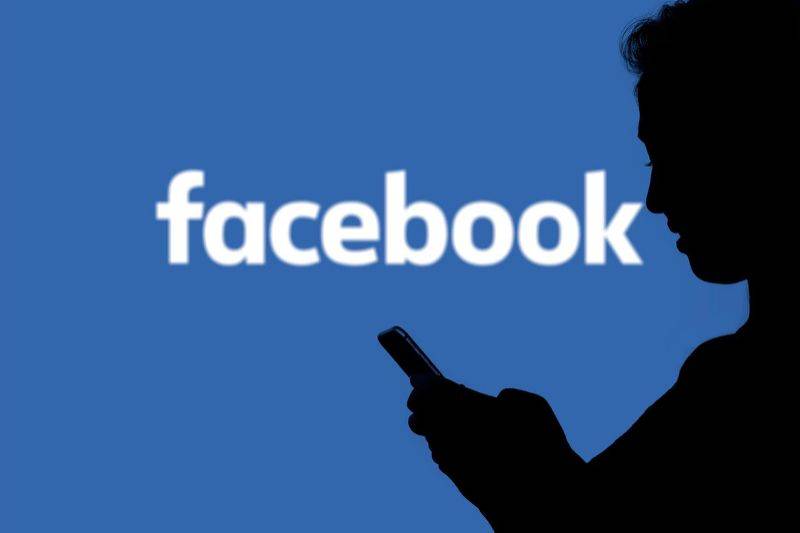 Facebook elimina una red rusa que reclutaba periodistas para influir en EEUU