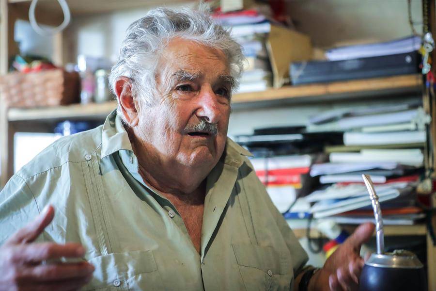Mujica dejará en breve su escaño de senador por edad y por salud