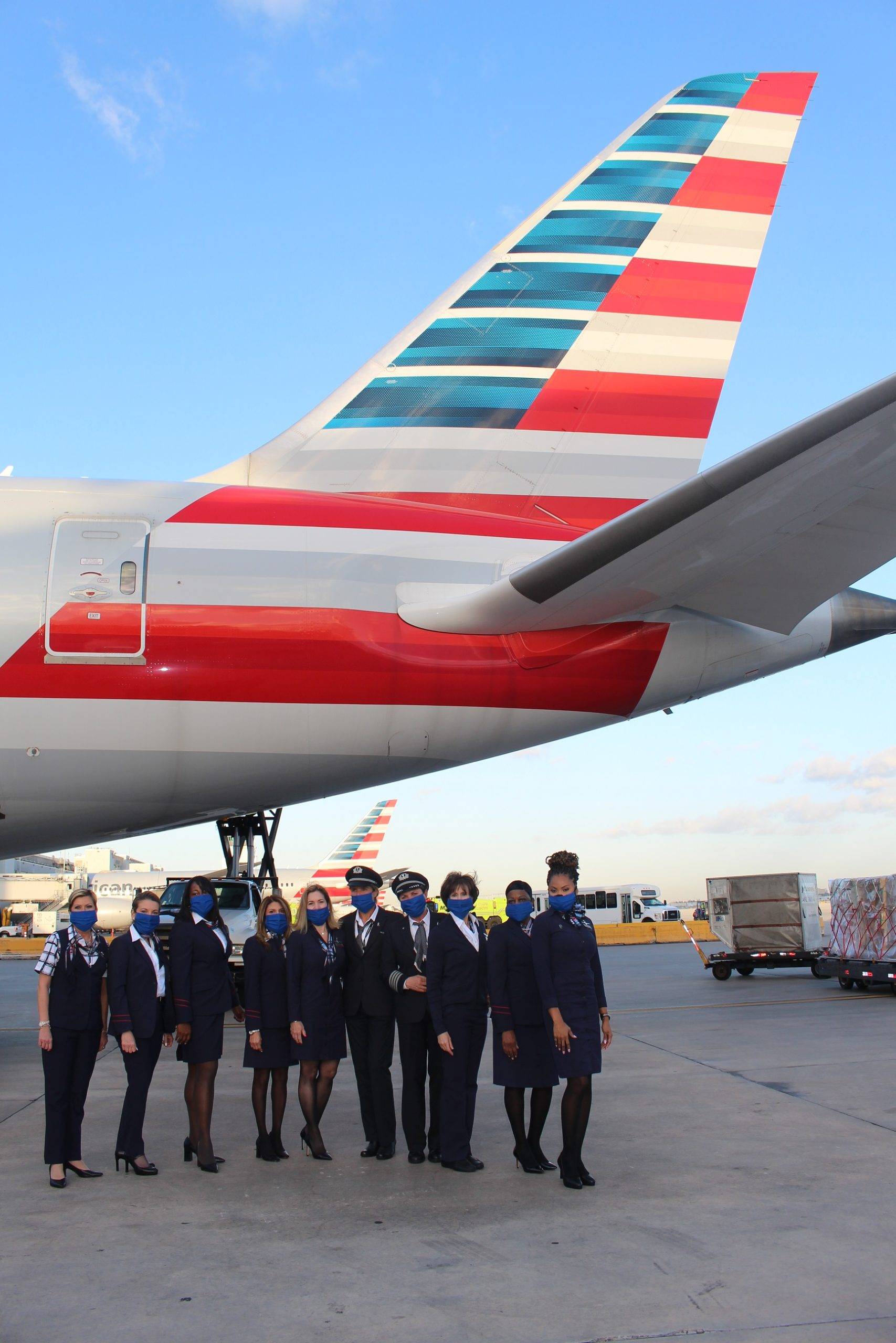 American Airlines celebra Día Internacional de la Mujer con tripulación exclusivamente femenina