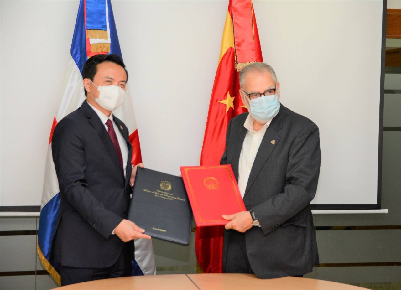 Gobierno y República Popular China firman segundo acuerdo de Cooperación Económica y Técnica
