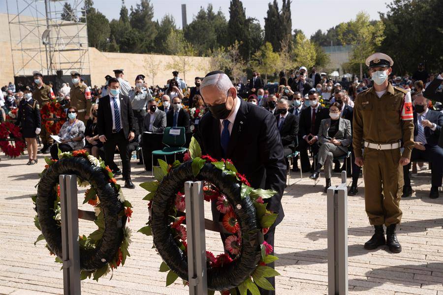 Israel se paraliza por dos minutos en recuerdo de las víctimas del Holocausto