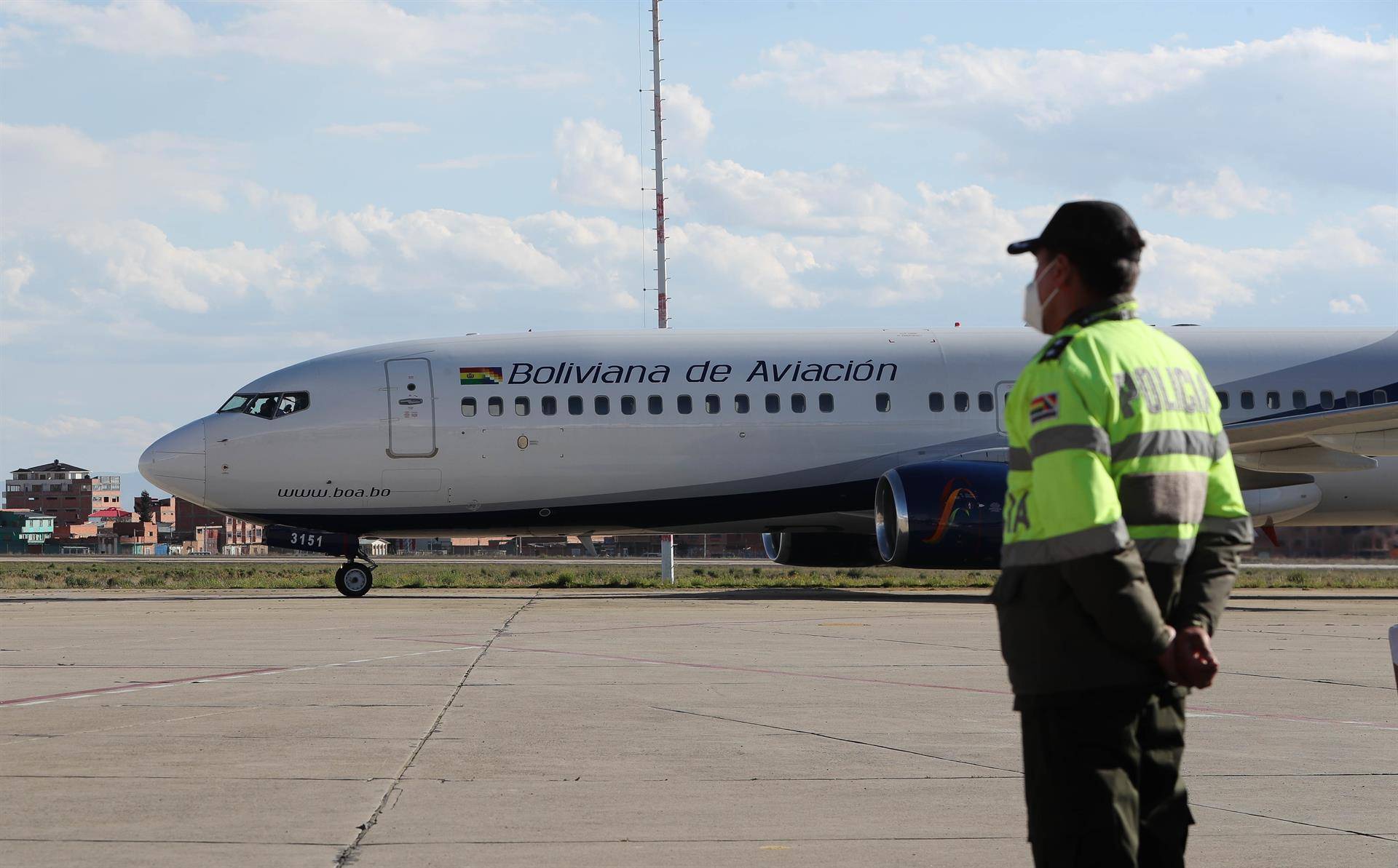 Una huelga parcial deja sin vuelos locales a algunas ciudades bolivianas