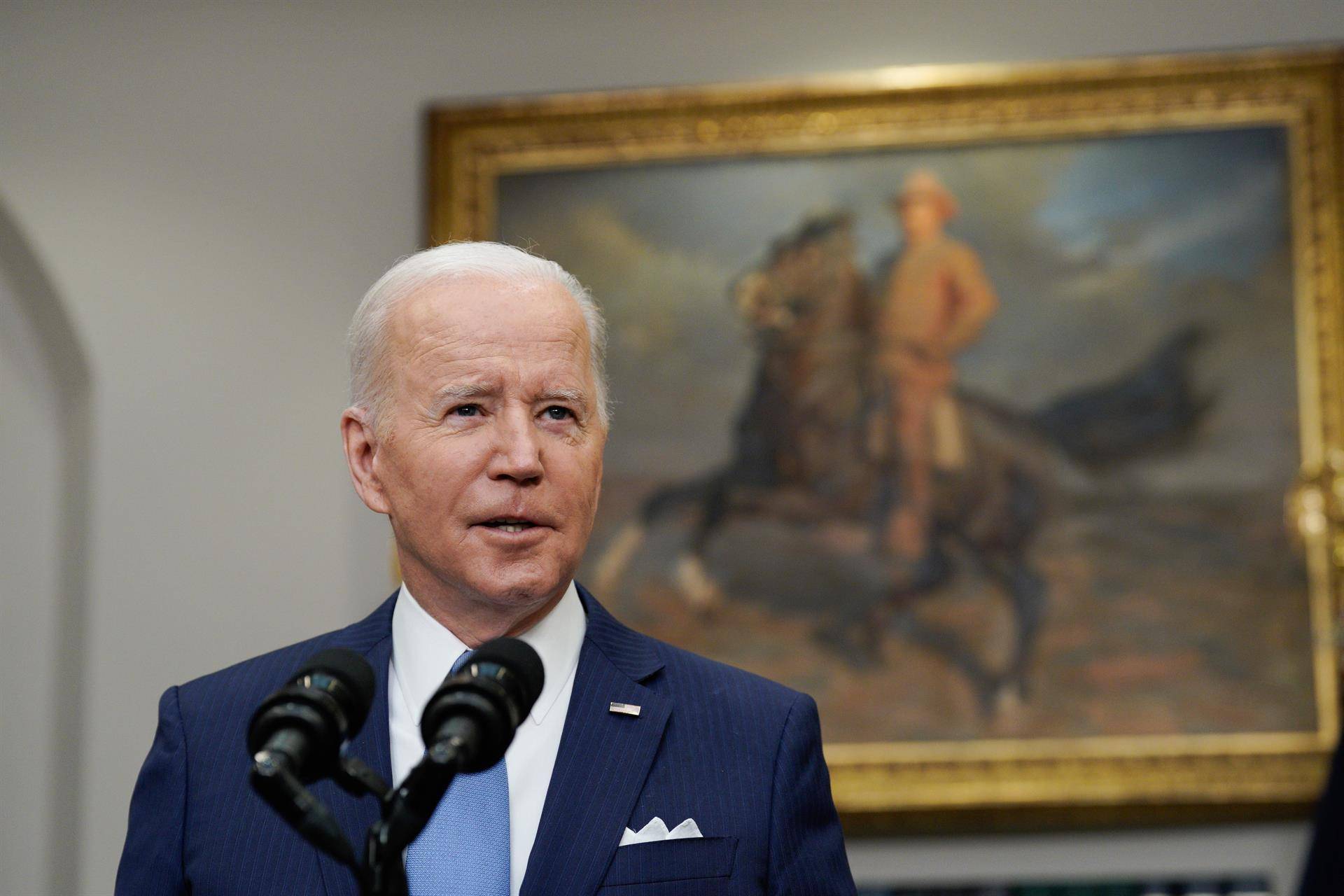 Biden urge al Congreso a incluir la igualdad de género en la Constitución