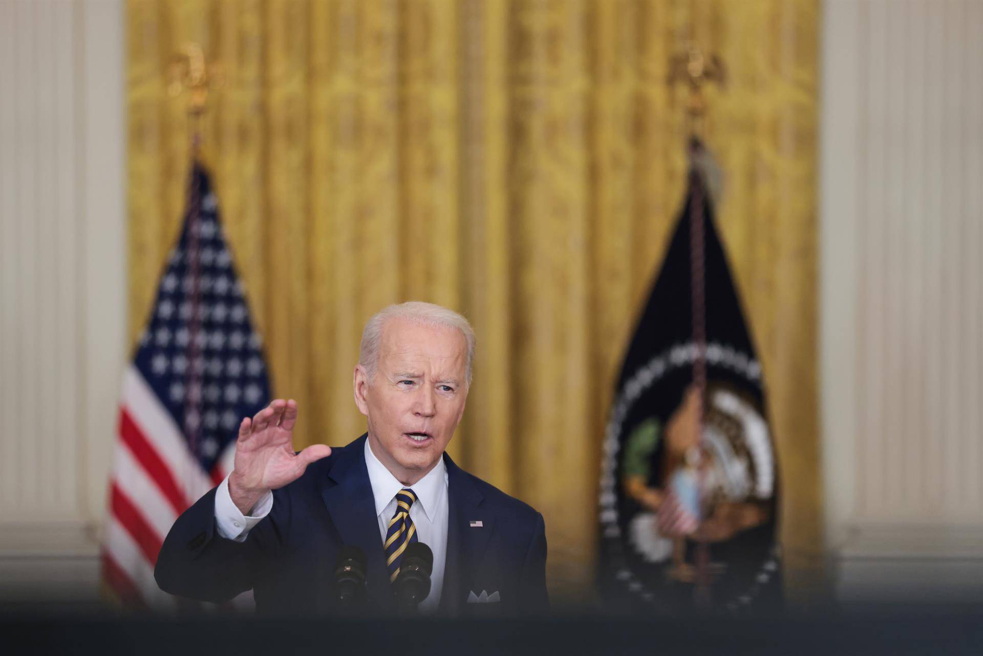 Biden anuncia 800 millones de dólares más en ayuda militar a Ucrania