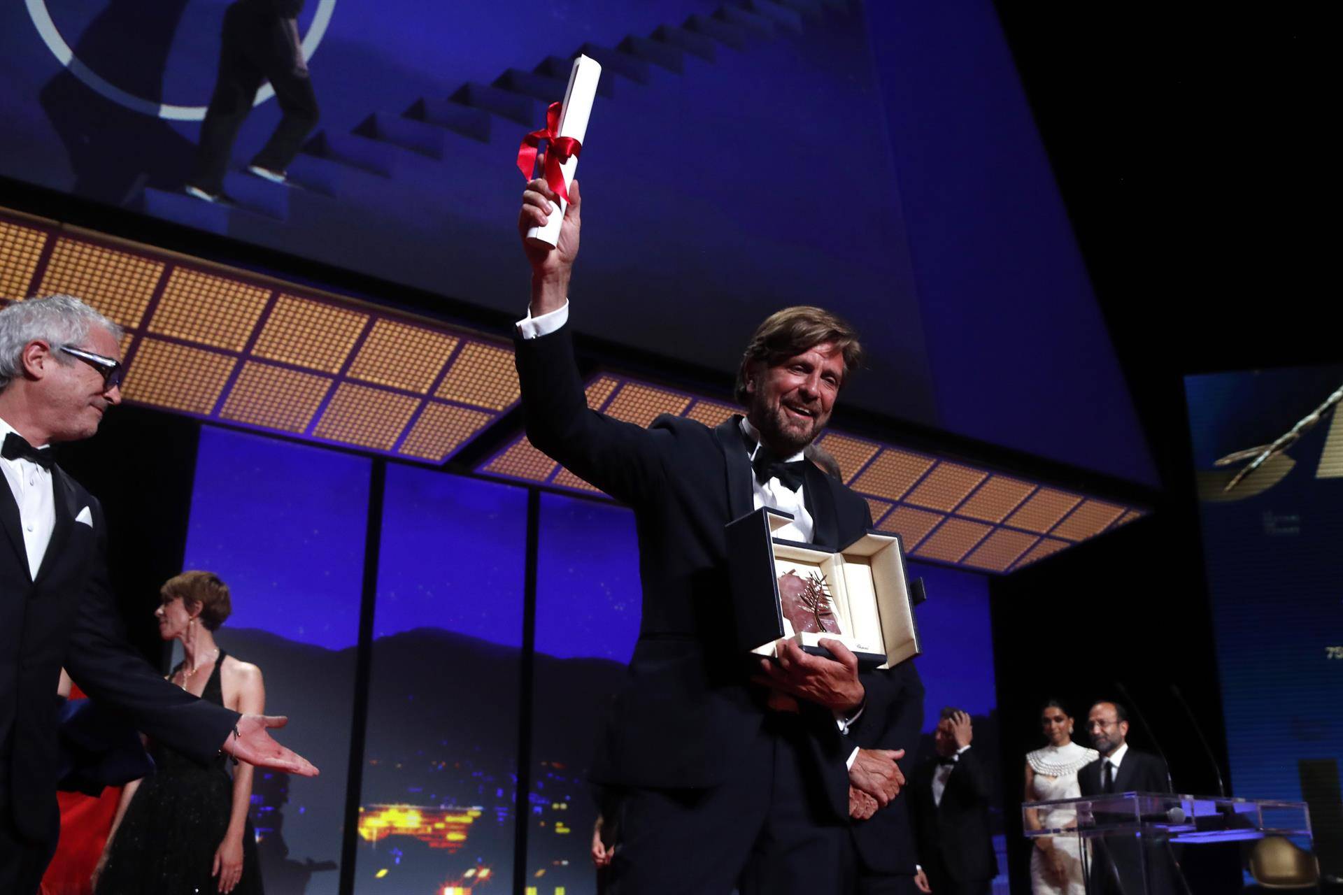 Ruben Östlund, Palma de Oro en Cannes con la sátira 