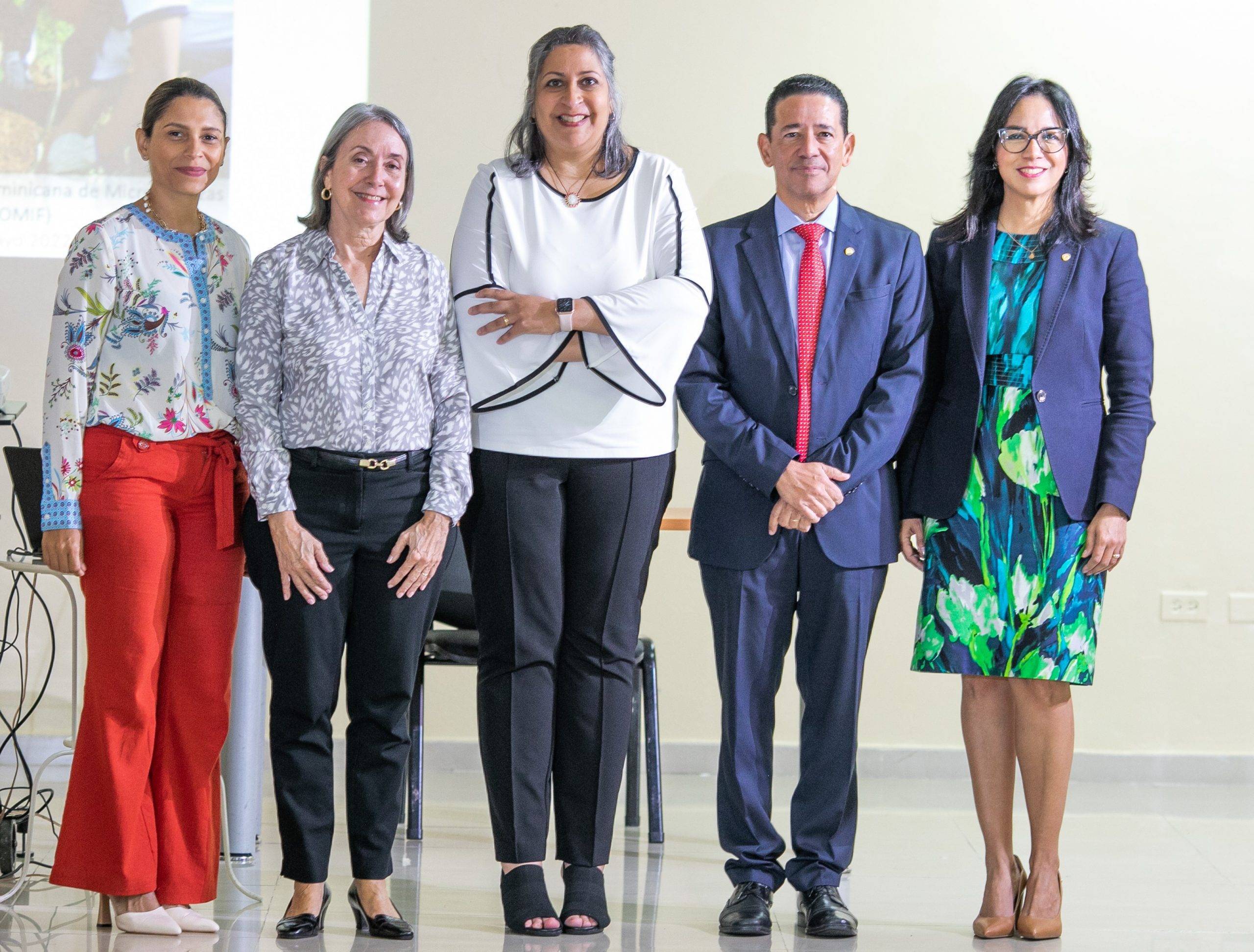 Banco BHD León y Servir-D imparten taller sobre voluntariado corporativo a Red de Microfinanzas