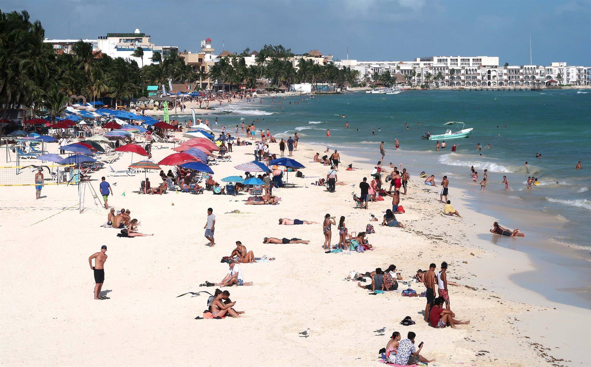 México recibe en mayo tres veces más de turistas que en pleno covid en 2020