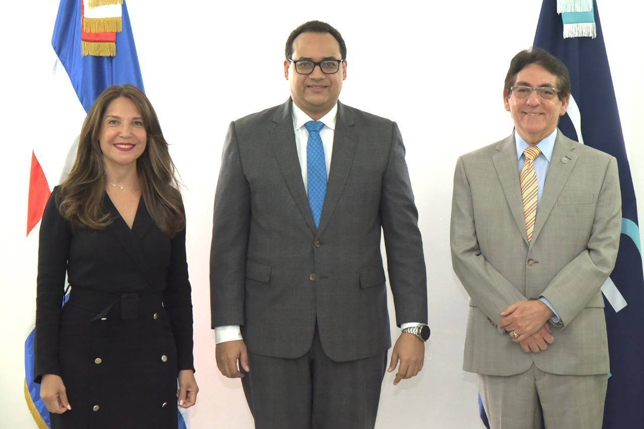 Andrés Astacio es juramentado superintendente de electricidad y presidente del Consejo Administrativo SIE